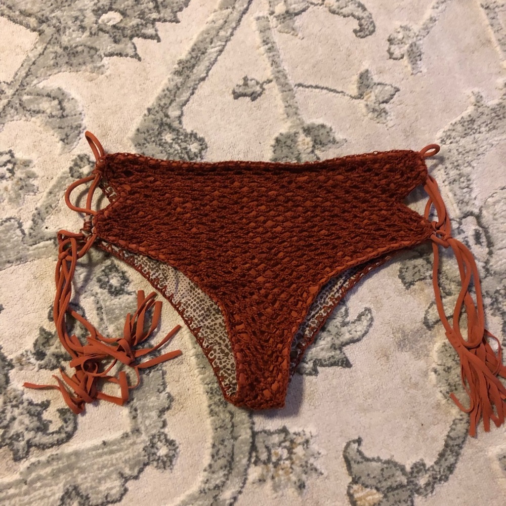 Acacia Murray Bottom - Picture 2 of 3